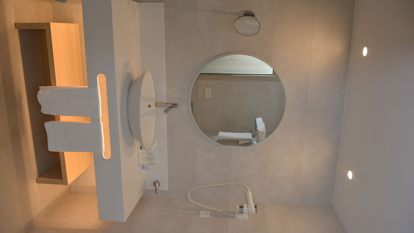 rooms-superior-balcony-or-terrace