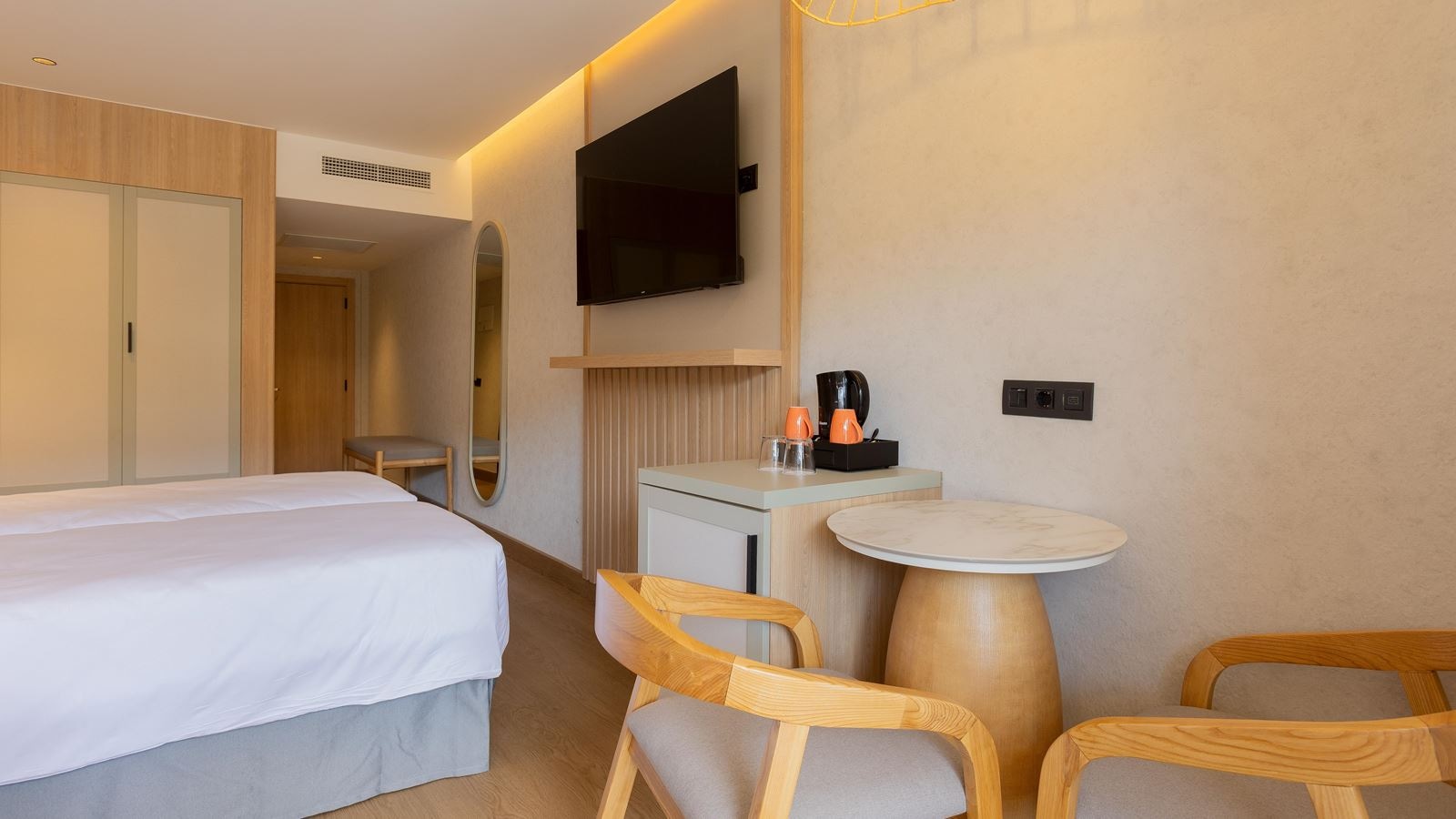 rooms-double-standard-with-balcony