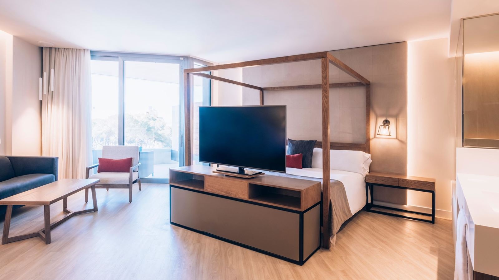 rooms-junior-suite-pool-view-a