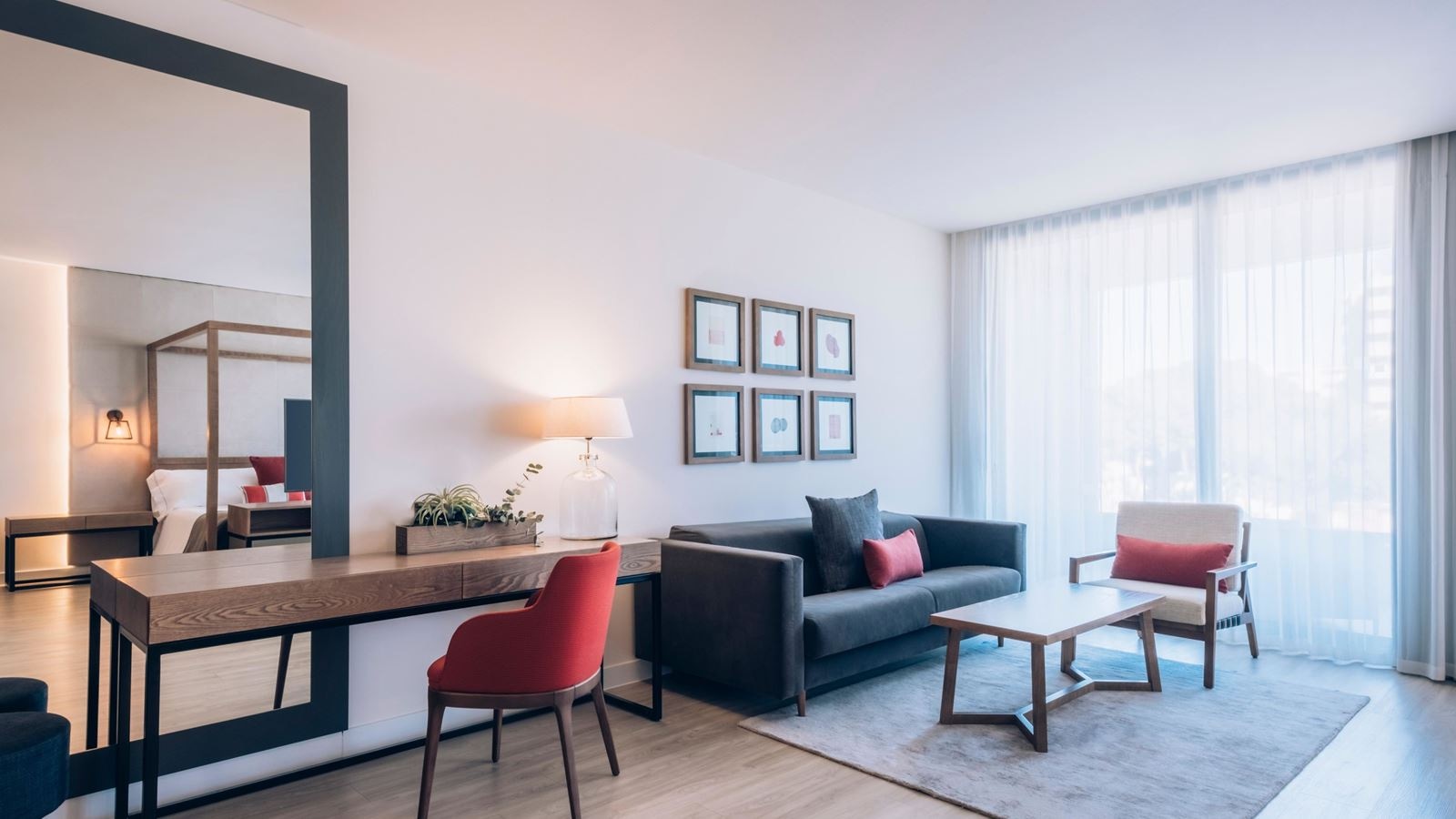 rooms-junior-suite-pool-view
