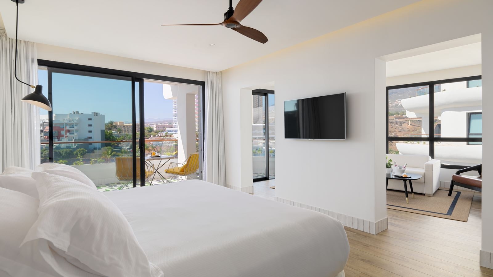 rooms-privilege-room-with-balcony-or-terrace