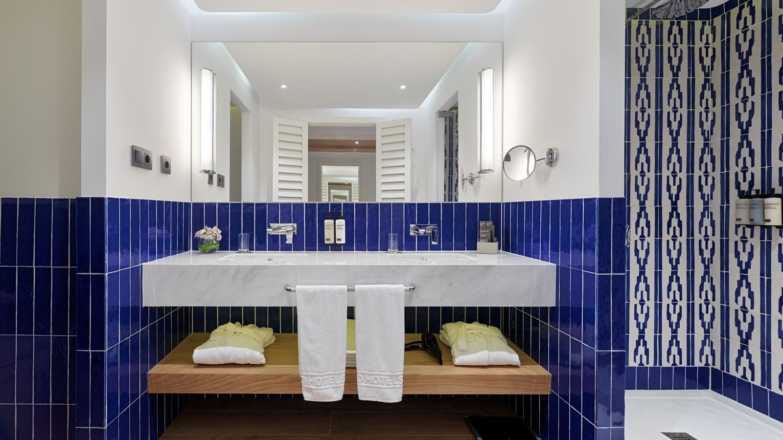 rooms-junior-suite-with-balcony-or-terrace