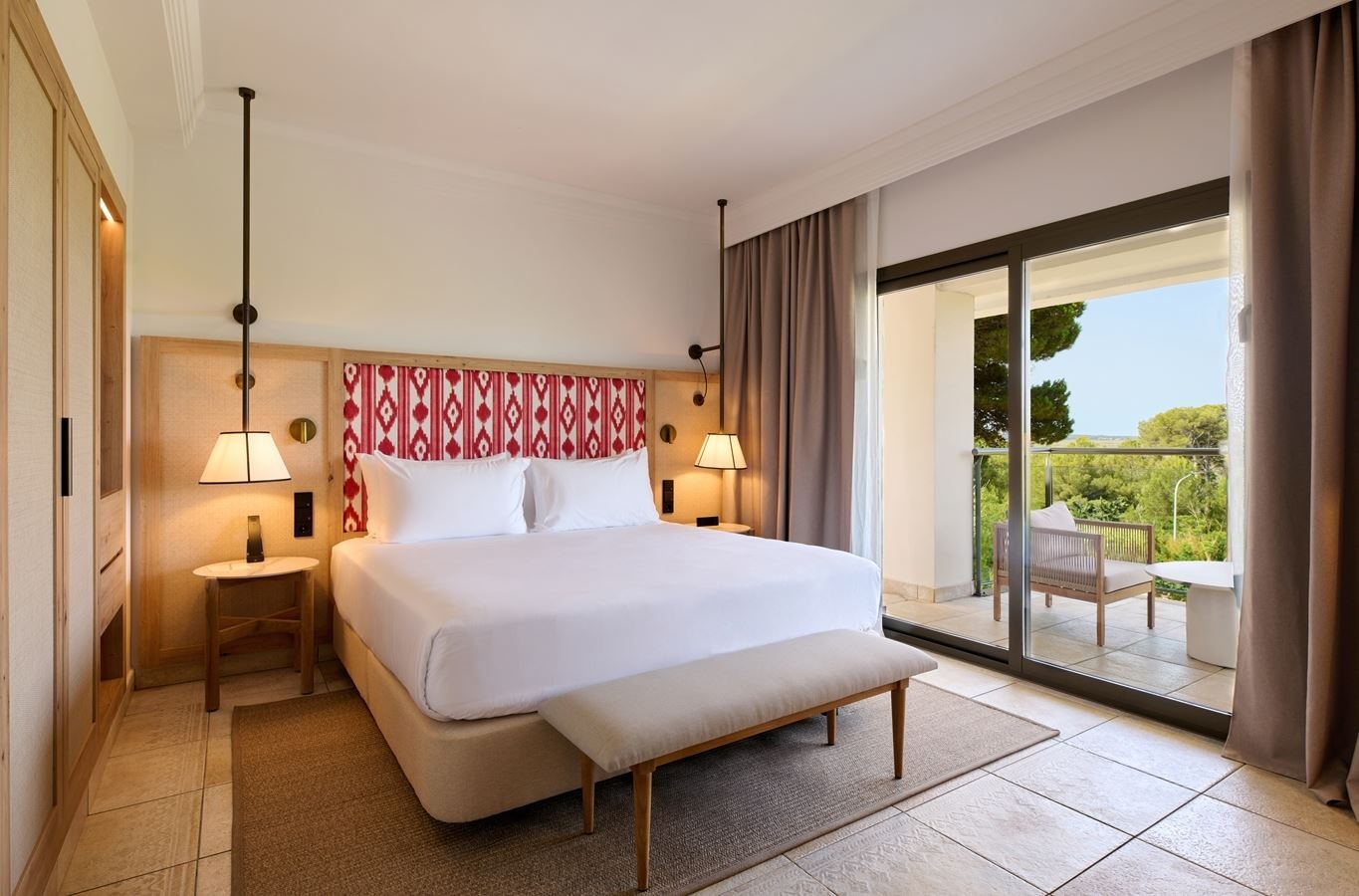 rooms-junior-suite-balcony-or-terrace