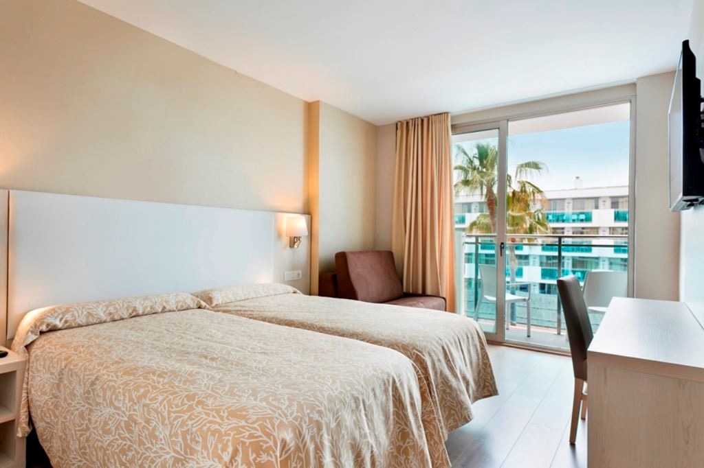 rooms-double-standard-room-balcony-or-terrace