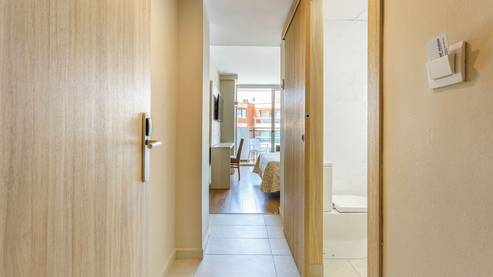 rooms-double-standard-room-balcony-or-terrace