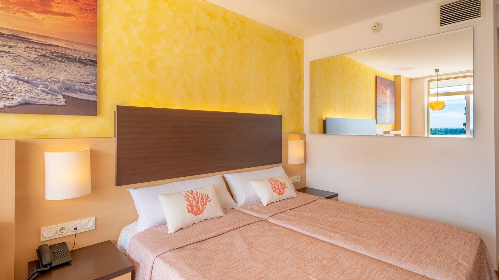 rooms-double-standard-room-balcony-or-terrace