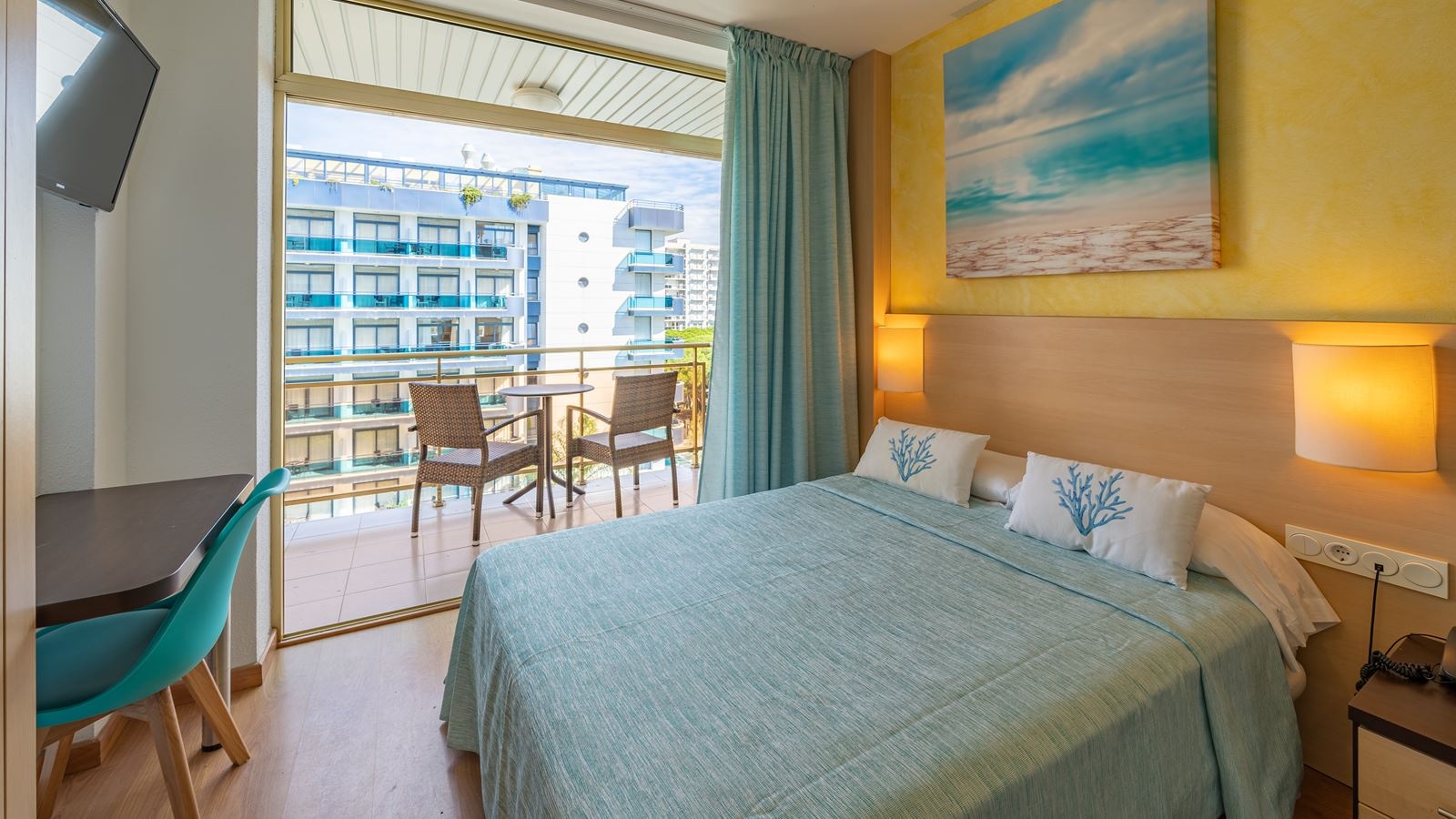 rooms-plus-room-front-sea-view-balcony-or-terrace