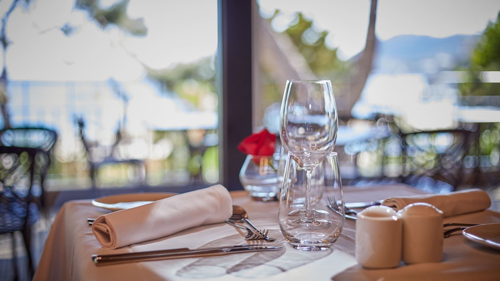 restaurants-world-cafe-main-restaurant