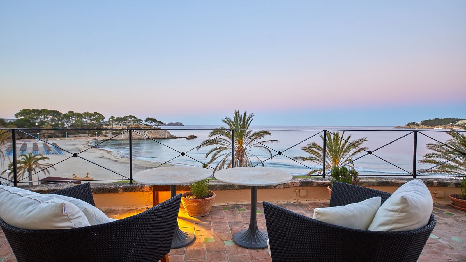 bars-sky-bar--terrace-night-bar