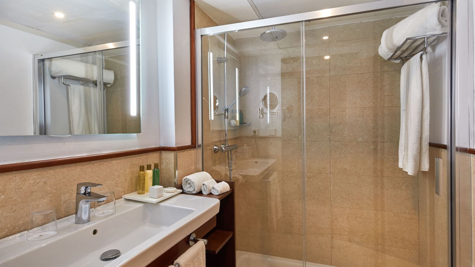 rooms-double-deluxe-front-sea-view-balcony-or-terrace