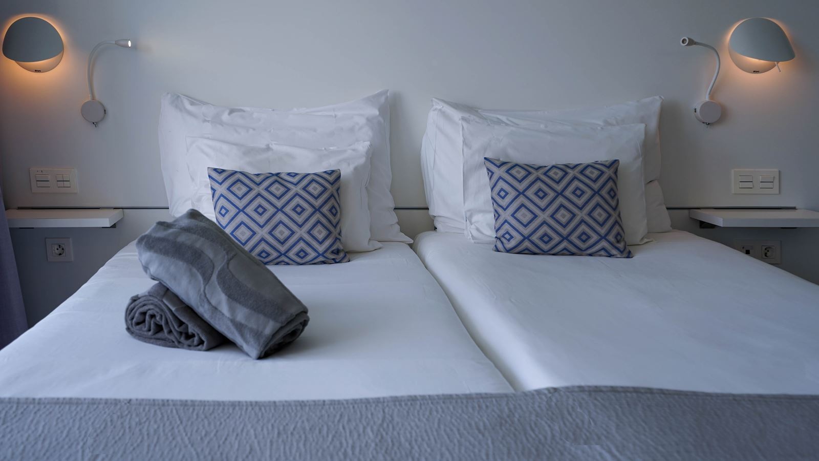 rooms-junior-suite-standard-classic--balcony-or-terrace