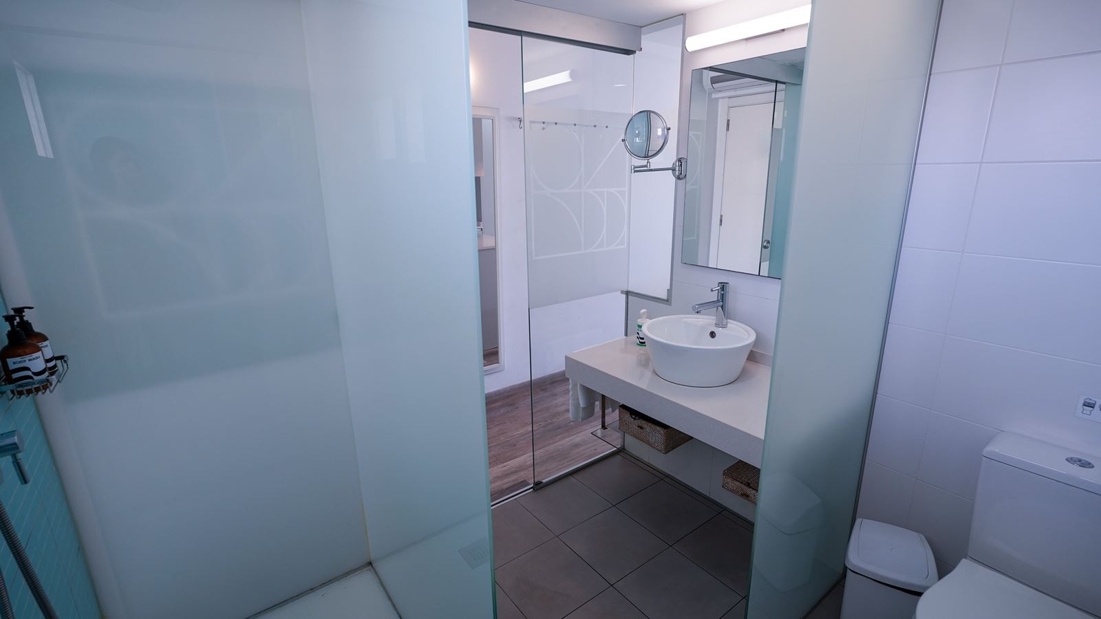 rooms-junior-suite-standard-classic--balcony-or-terrace