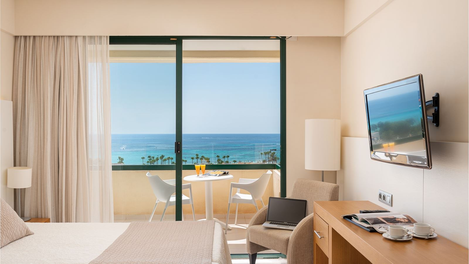 rooms-double-front-sea-view-single-use-with-balcony