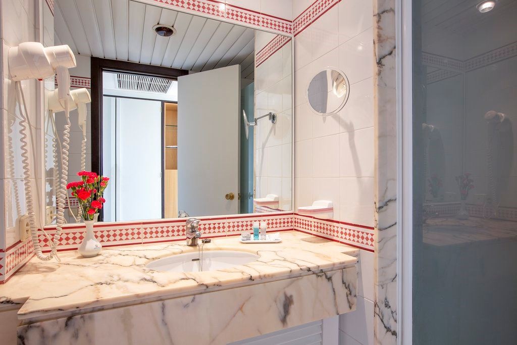 rooms-double-standard-with-balcony