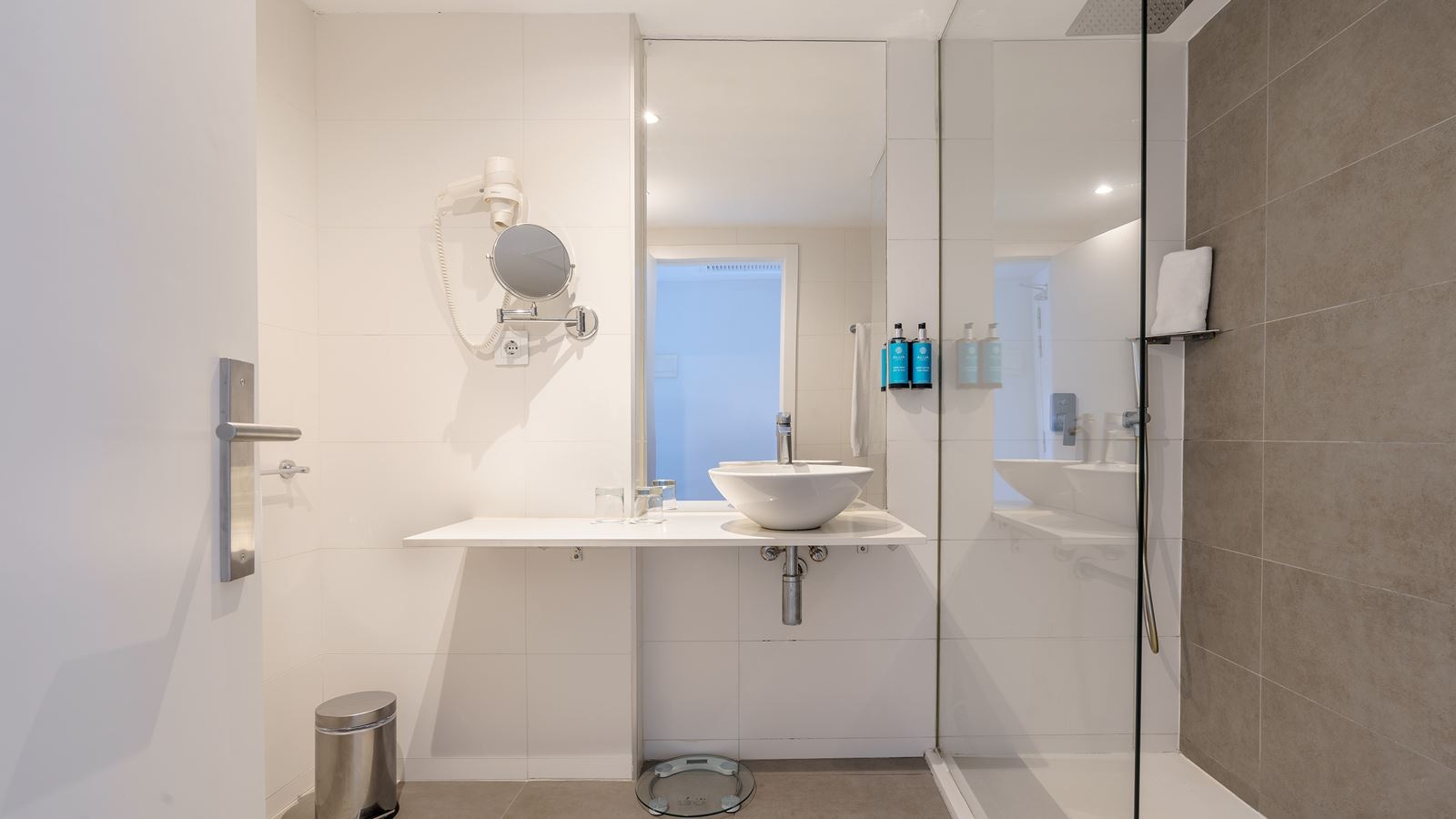 rooms-my-favorite-club-double-superior-frontal-sea-view-balcony