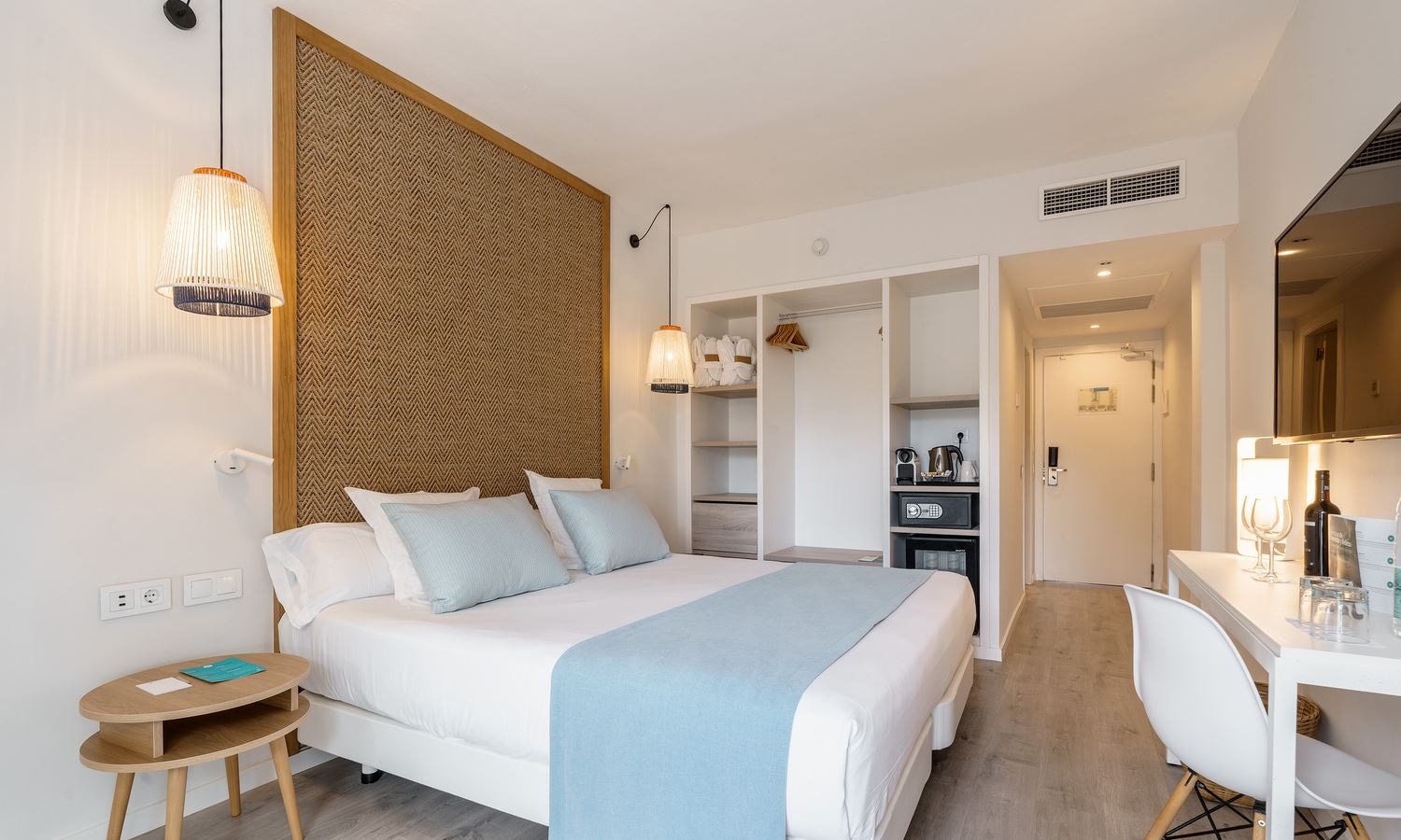 rooms-my-favorite-club-double-frontal-sea-view-balcony