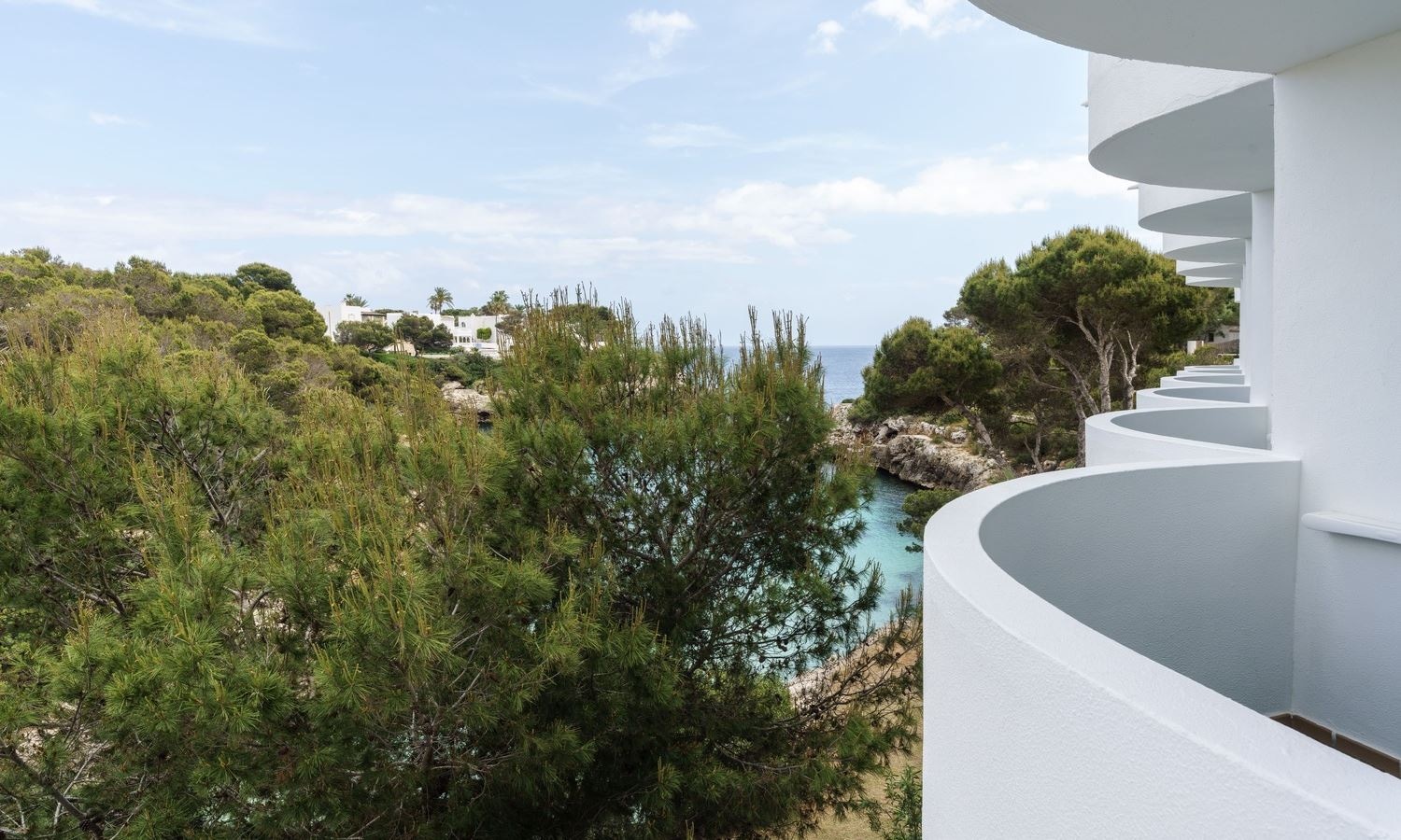 rooms-my-favorite-club-double-superior-frontal-sea-view-balcony