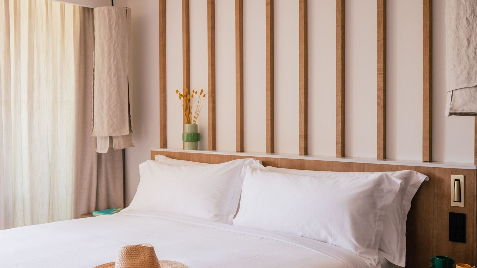 rooms-double-always-me-pool-view-with-balcony-or-terrace