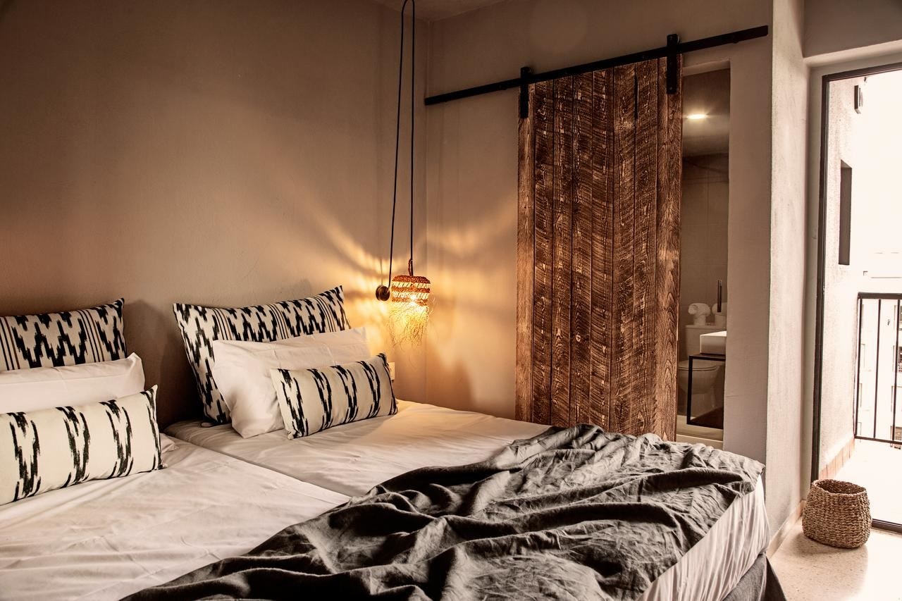 rooms-room-twin-landview