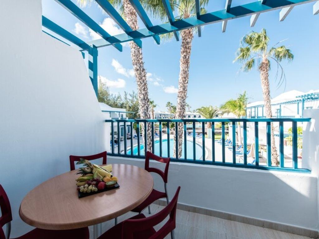 rooms-a1ppool-apartment-premium-poolview--1-bedroom-with-balcony