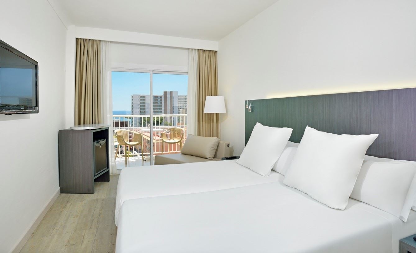 rooms-double-sol-room-pool-view-for-single-view