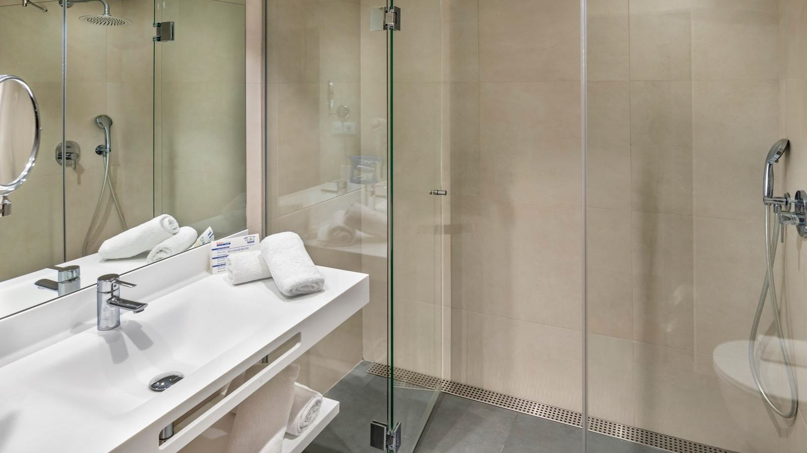 rooms-superior-double-balcony-or-terrace