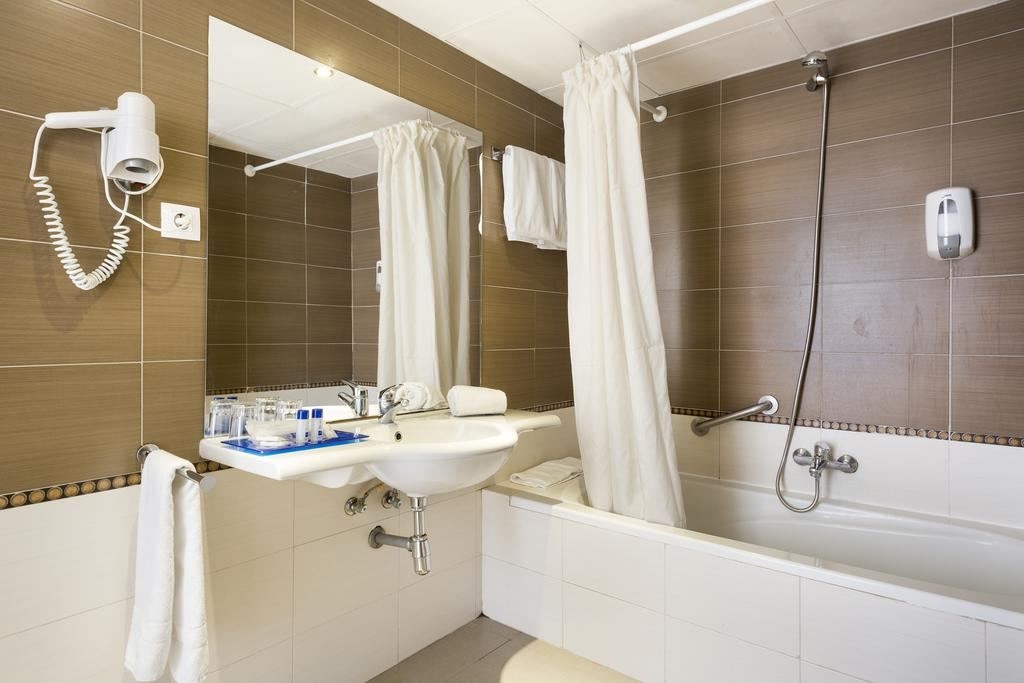 rooms-standard-room-balcony-or-terrace