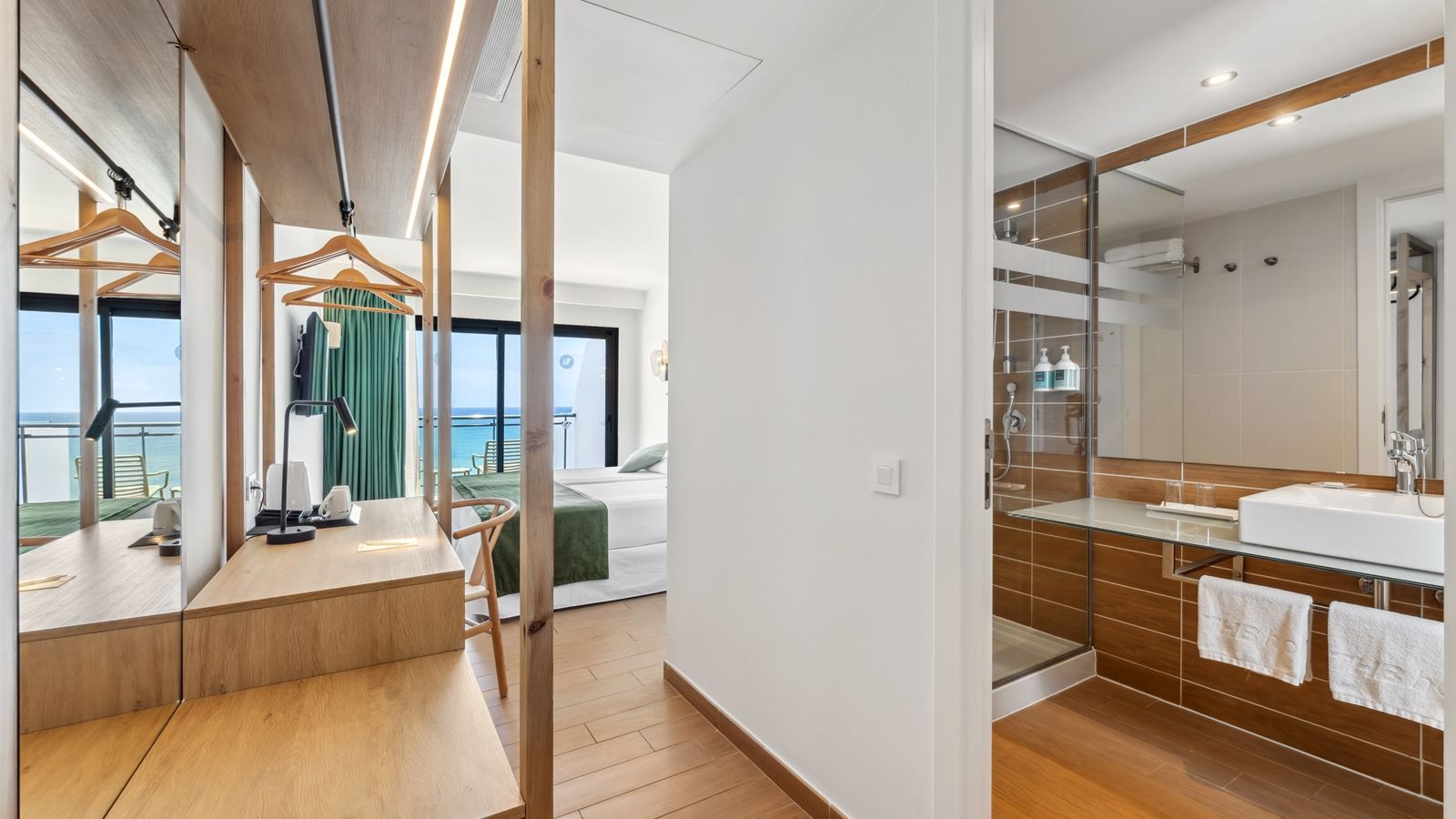 rooms-double-room-sea-view-balcony-or-terrace