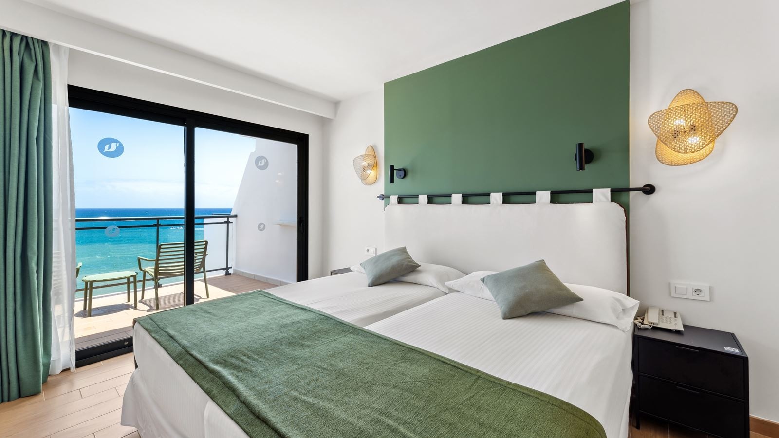 rooms-double-room-sea-view-balcony-or-terrace