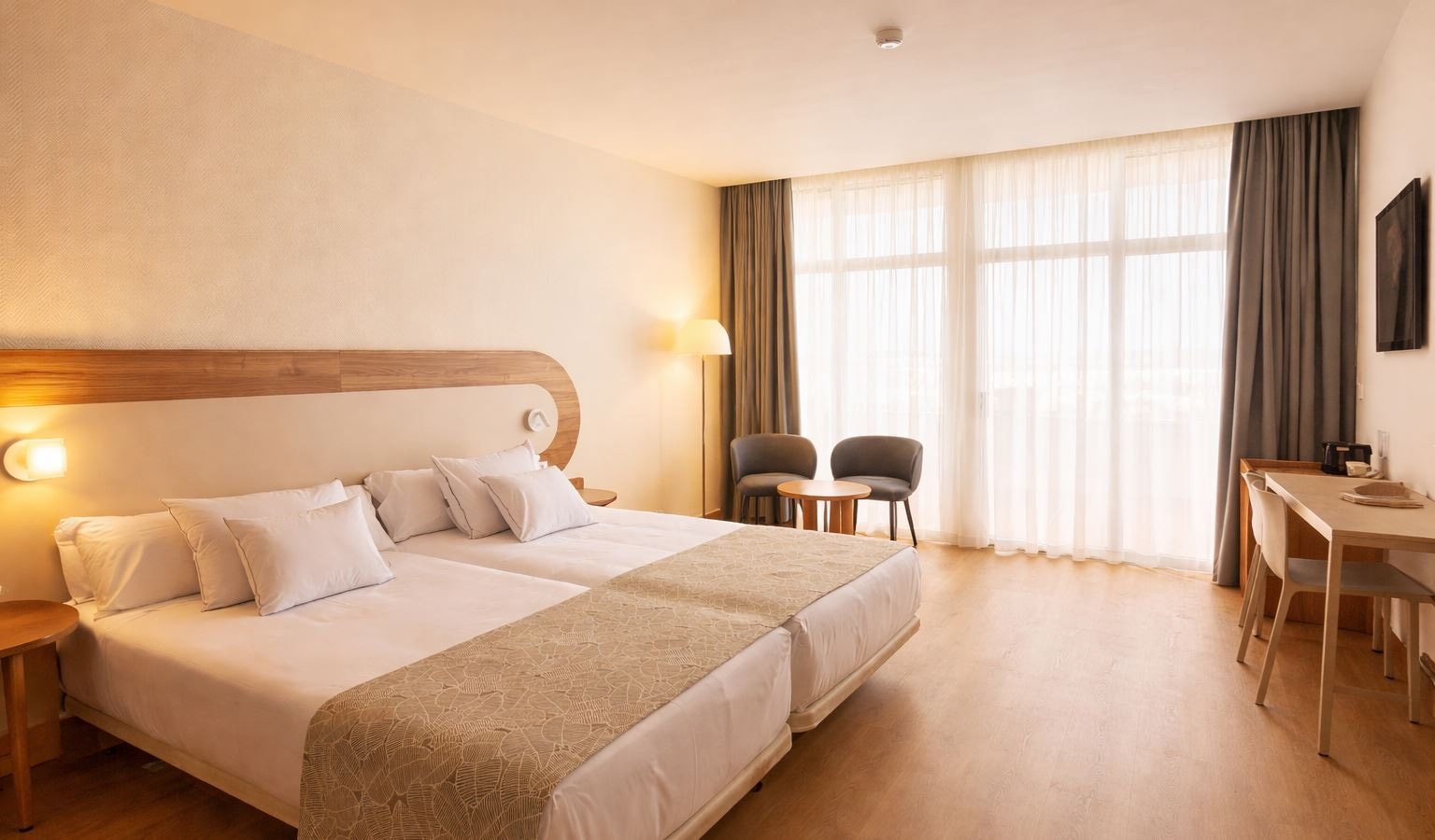 rooms-superior-room-with-balcony-or-terrace