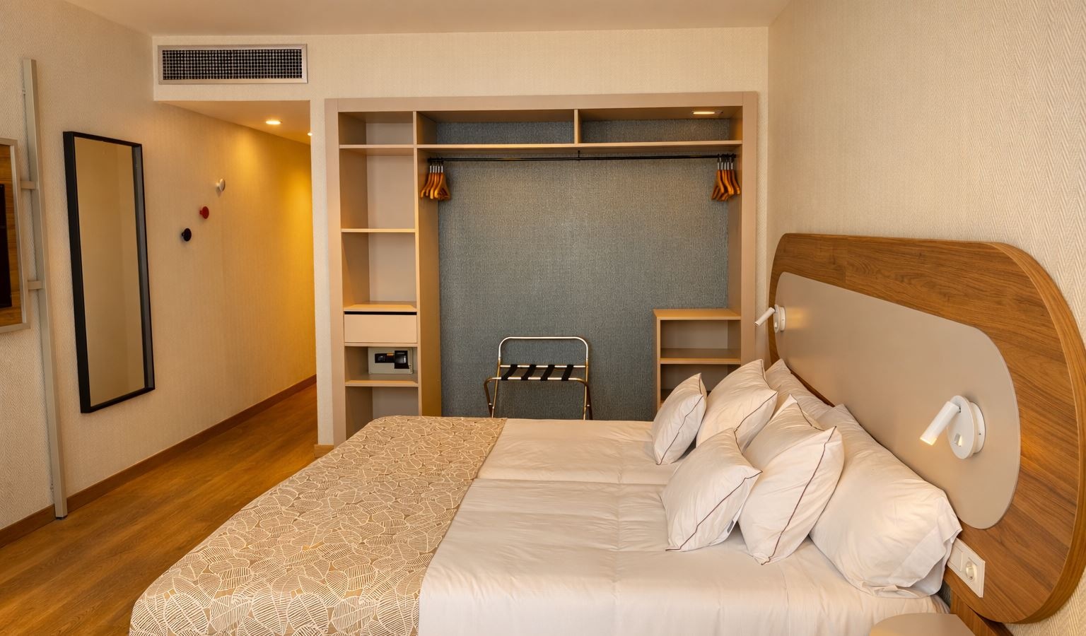rooms-superior-room-with-balcony-or-terrace