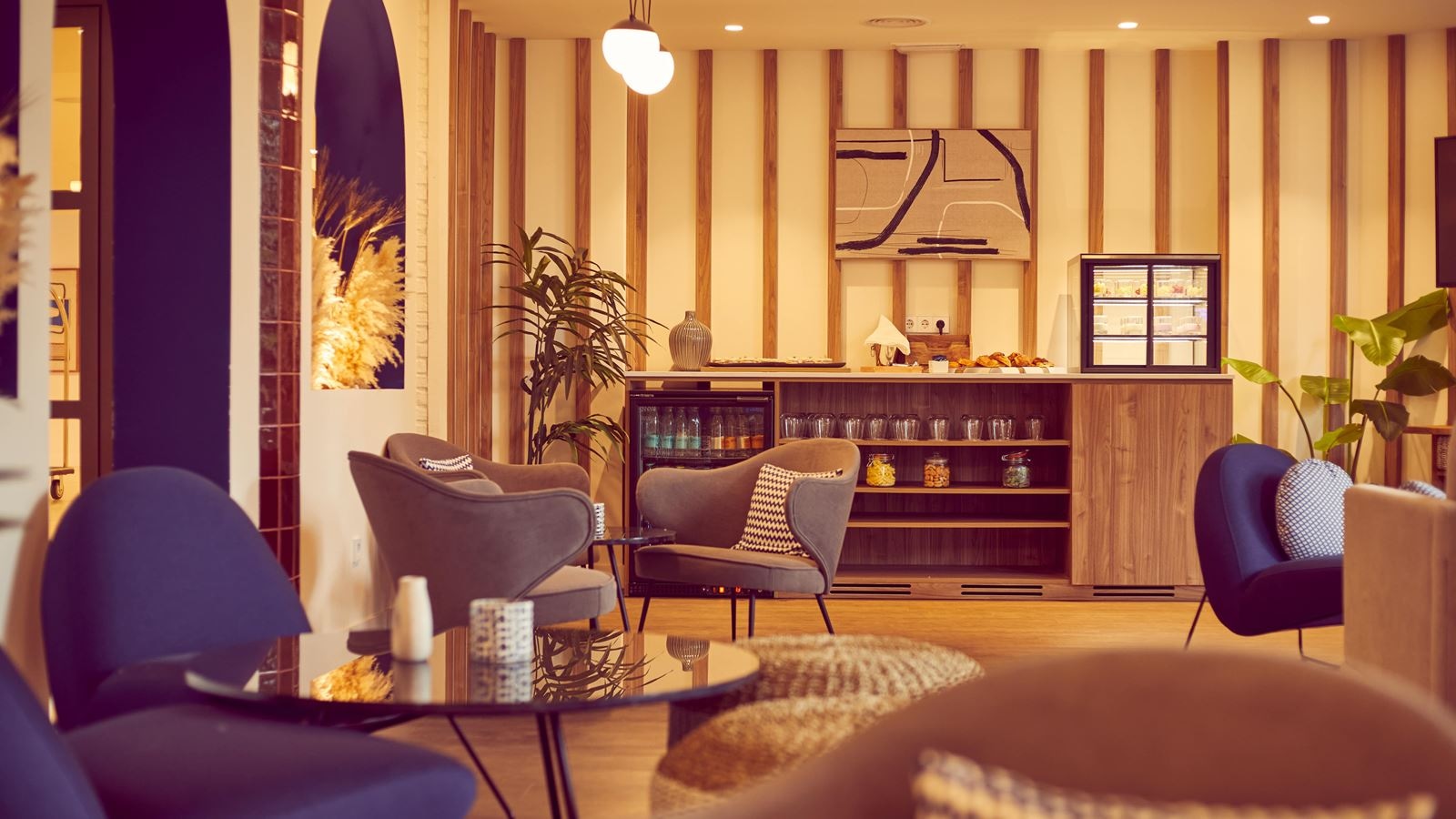 bars-my-favorite-club-lounge