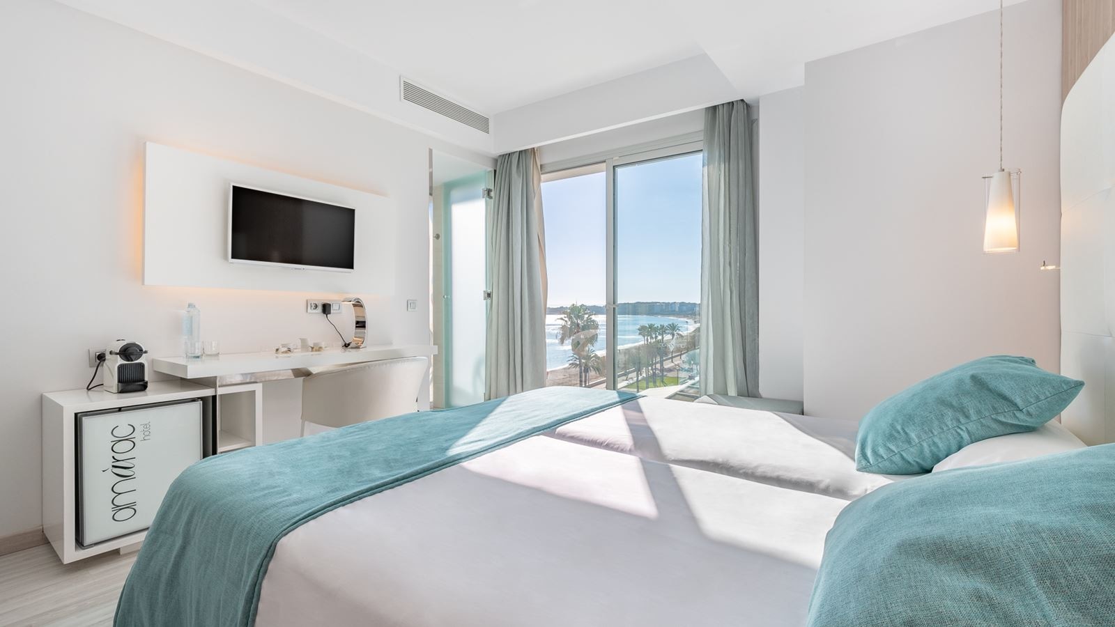 rooms-double-lateral-sea-view-room