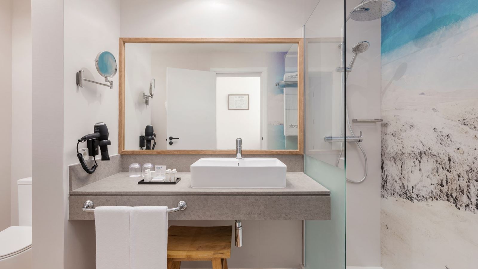 rooms-deluxe-sea-view-balcony-or-terrace