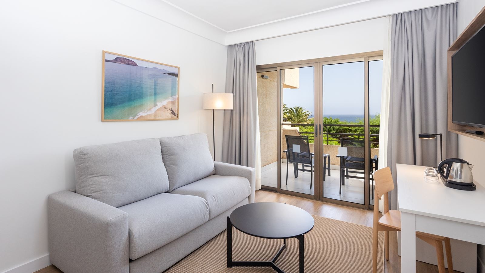 rooms-junior-suite-balcony-or-terrace