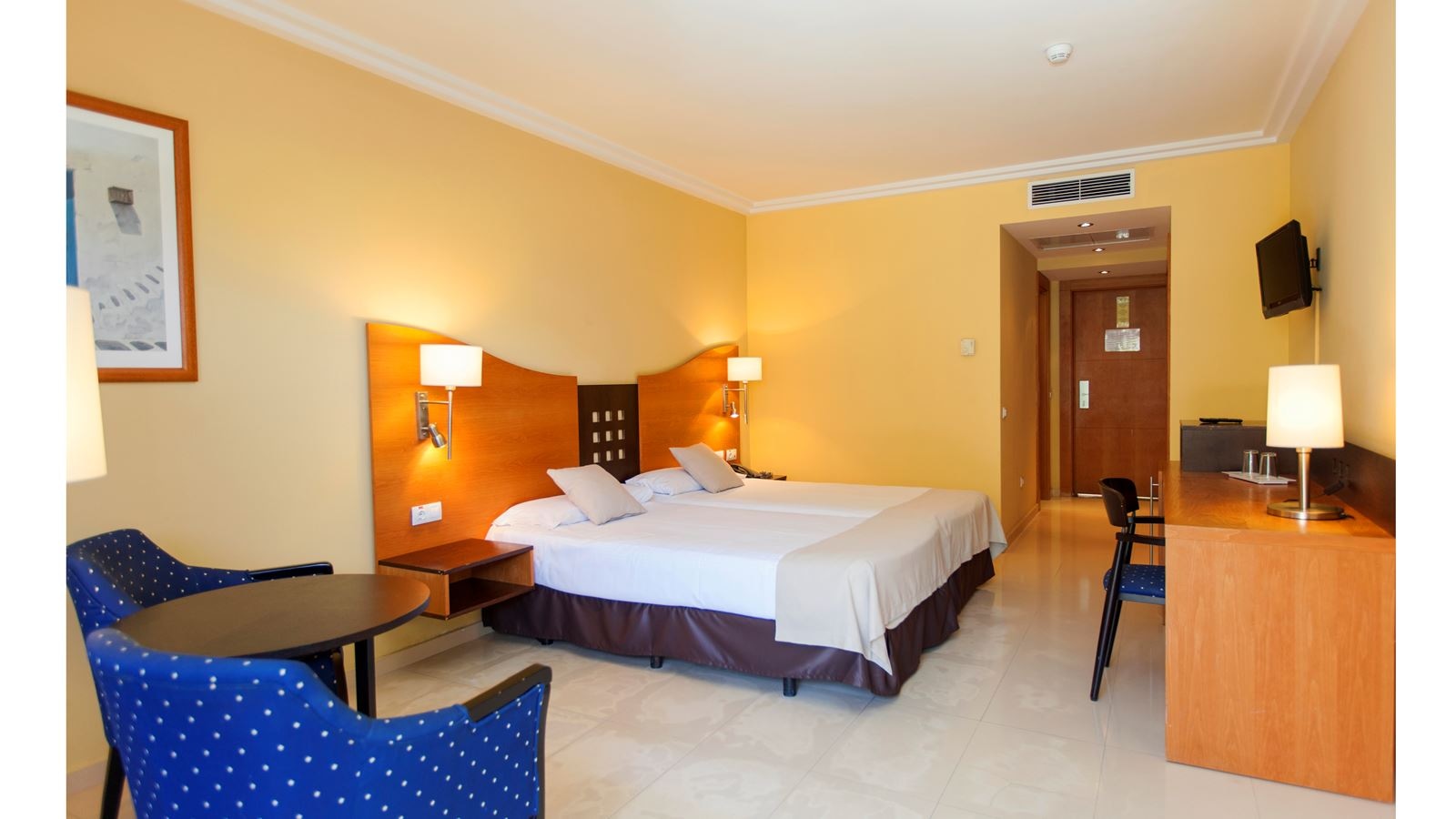 rooms-rm0000db0000-double-room-with-entrance-water-park-dbl-swp-balcony-or-terrace