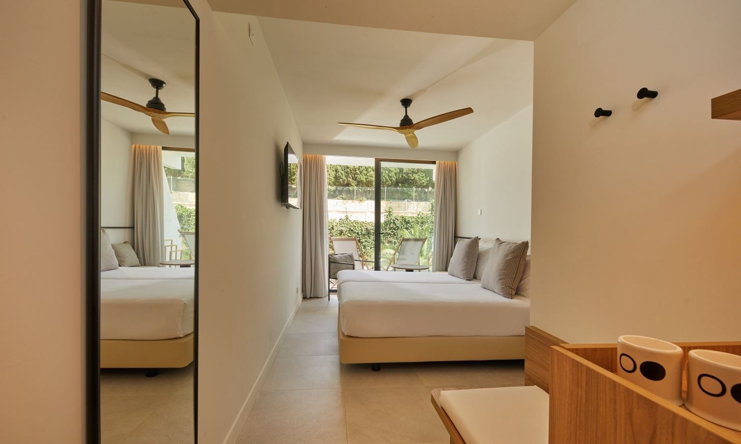 rooms-premium-room-balcony-or-terrace