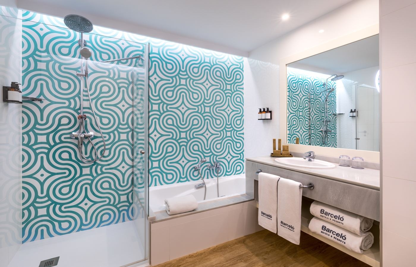 rooms-doble-superior-room-balcony-or-terrace