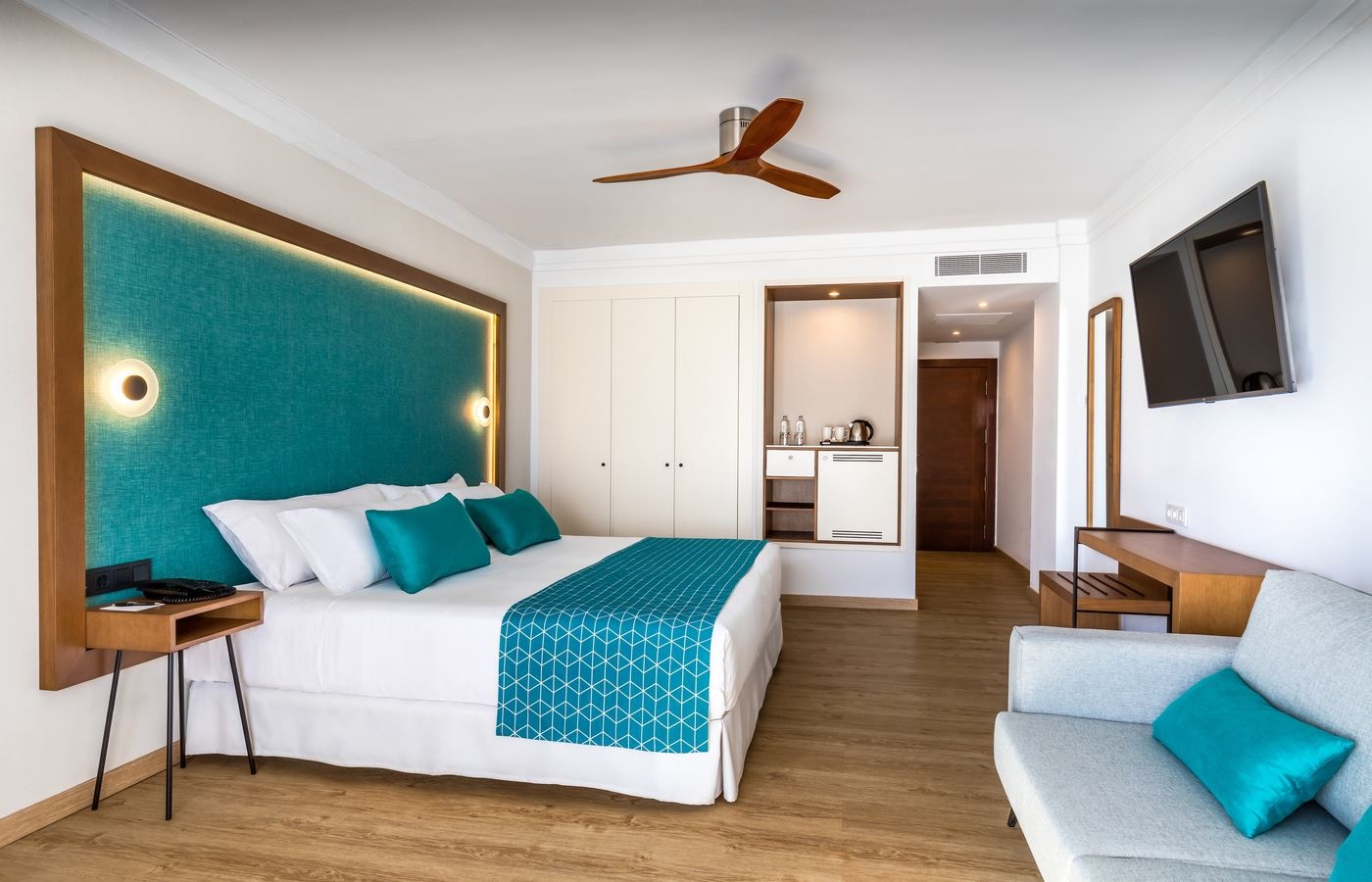 rooms-doble-superior-sea-view-balcony-or-terrace