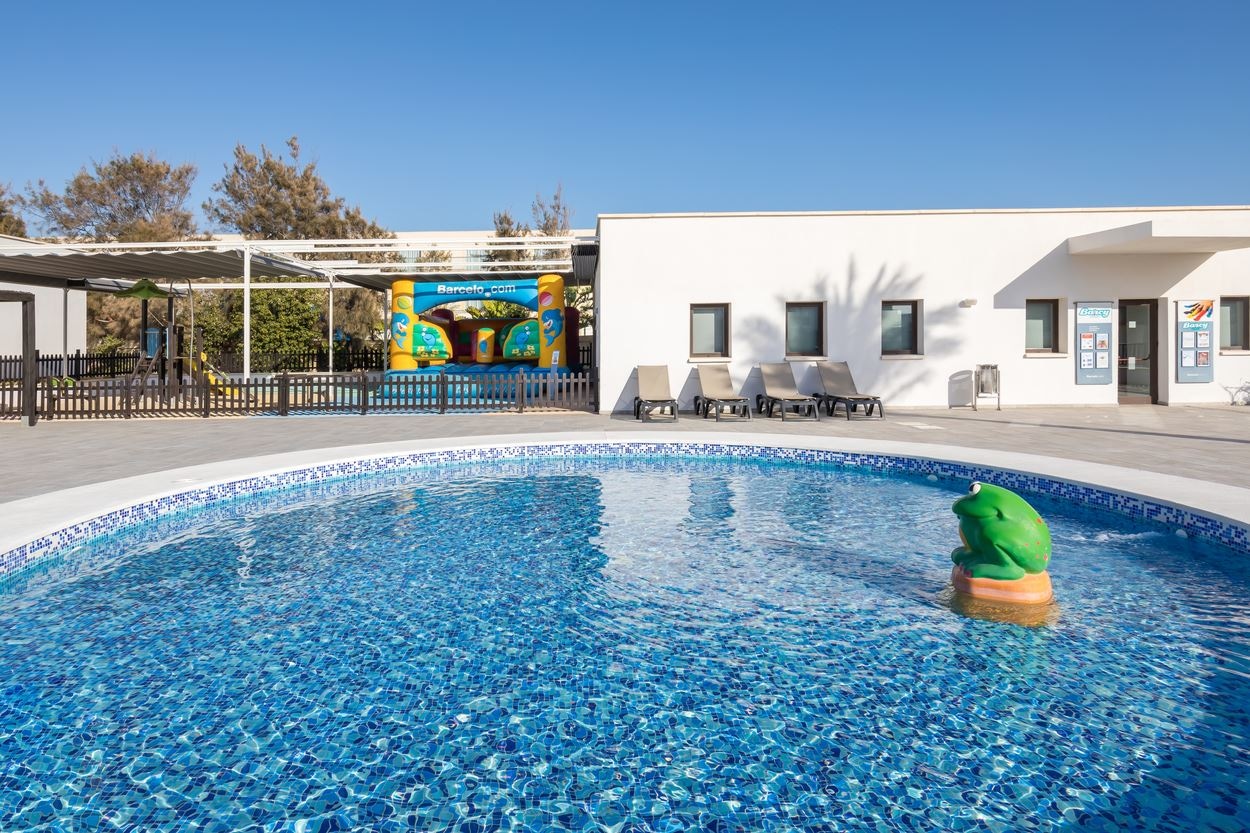 pools-outdoor-childrens-pool