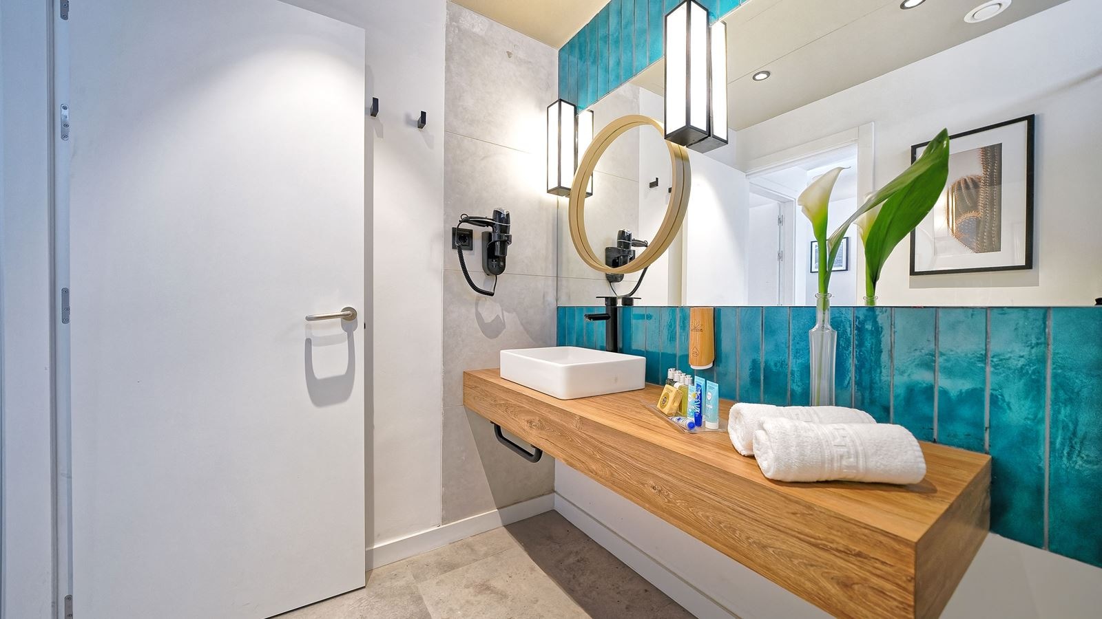 rooms-suite-with-balcony-or-terrace