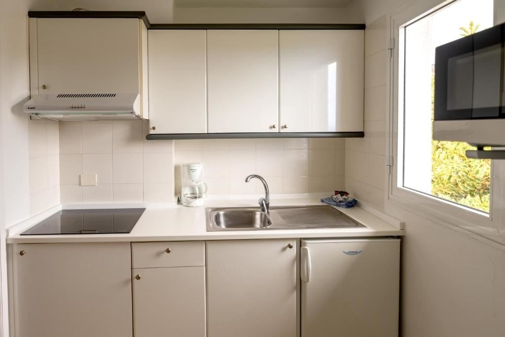 rooms-bungalow-1-dormitory-balcony-or-terrace-ba1vtp