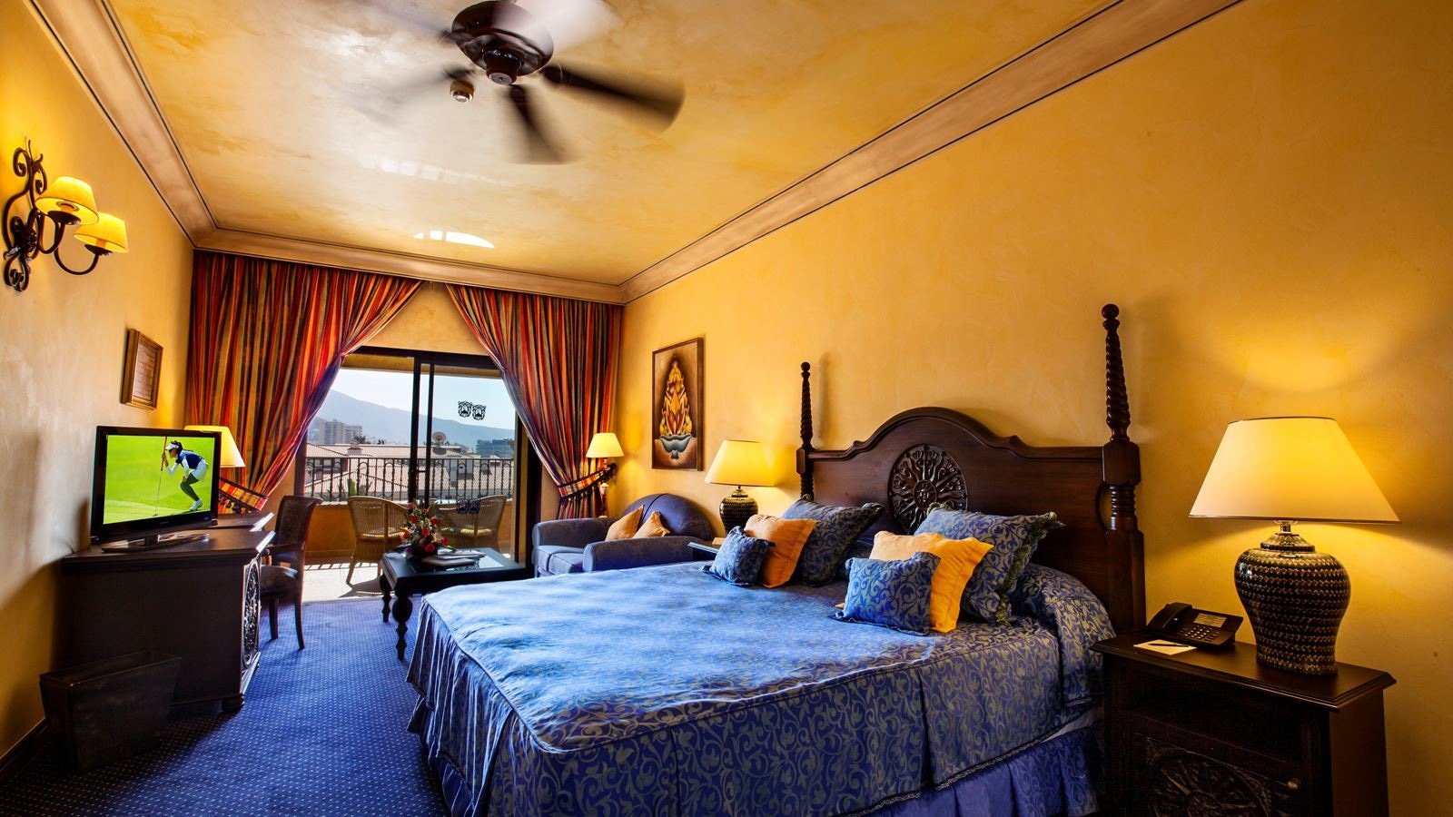 rooms-double-room-street-view-balcony-or-terrace