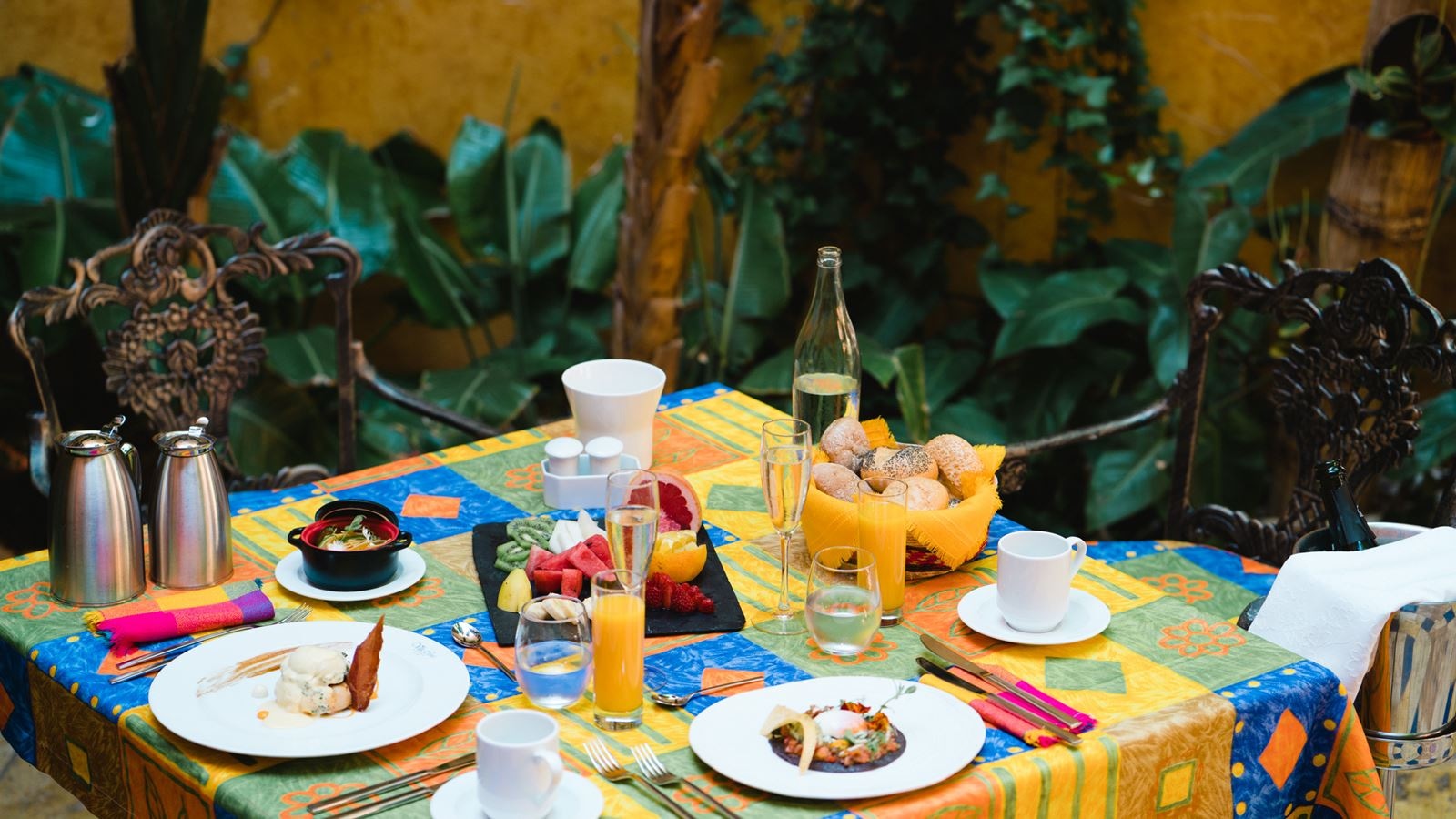 restaurants-restaurant