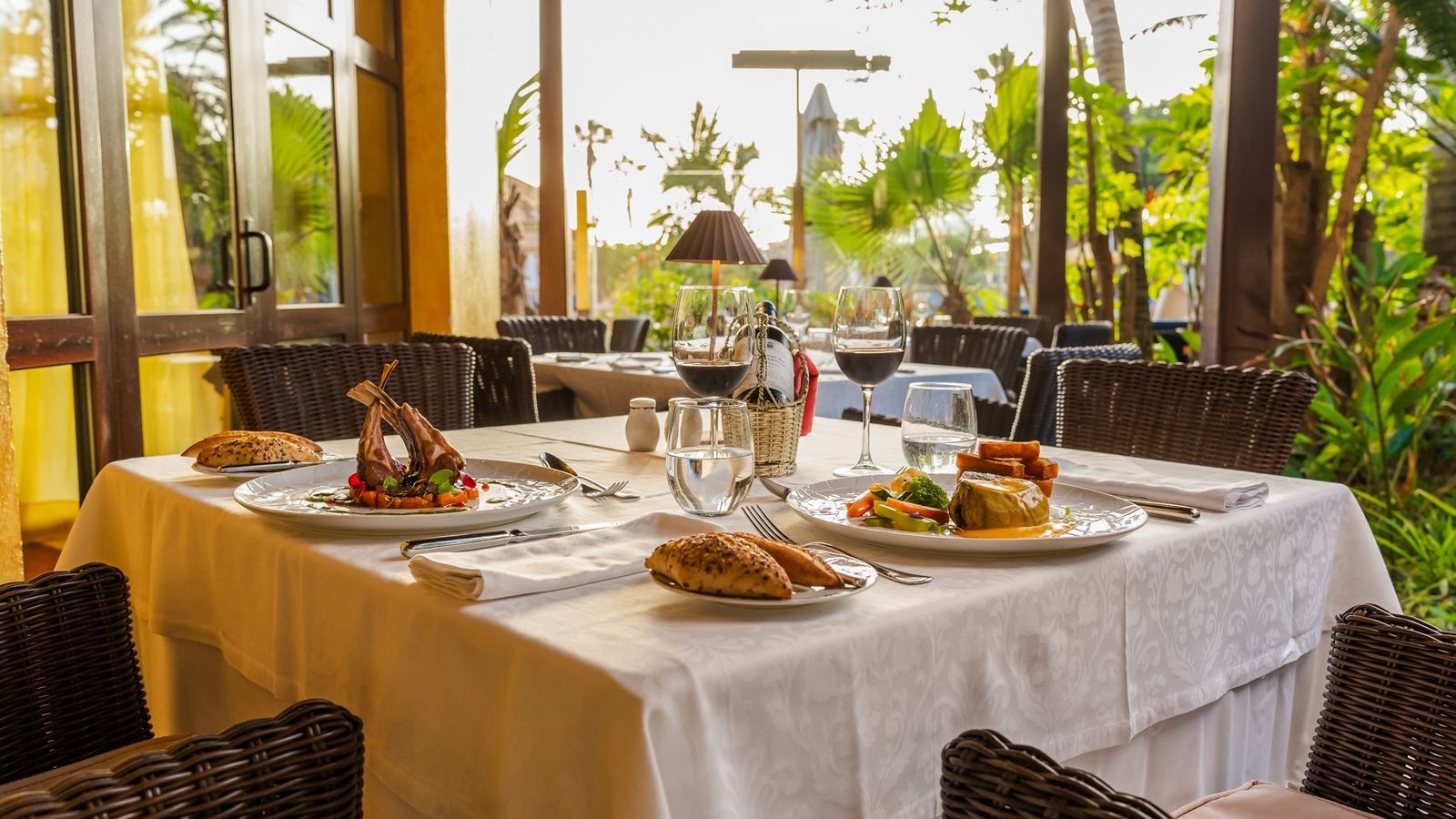 restaurants-restaurants