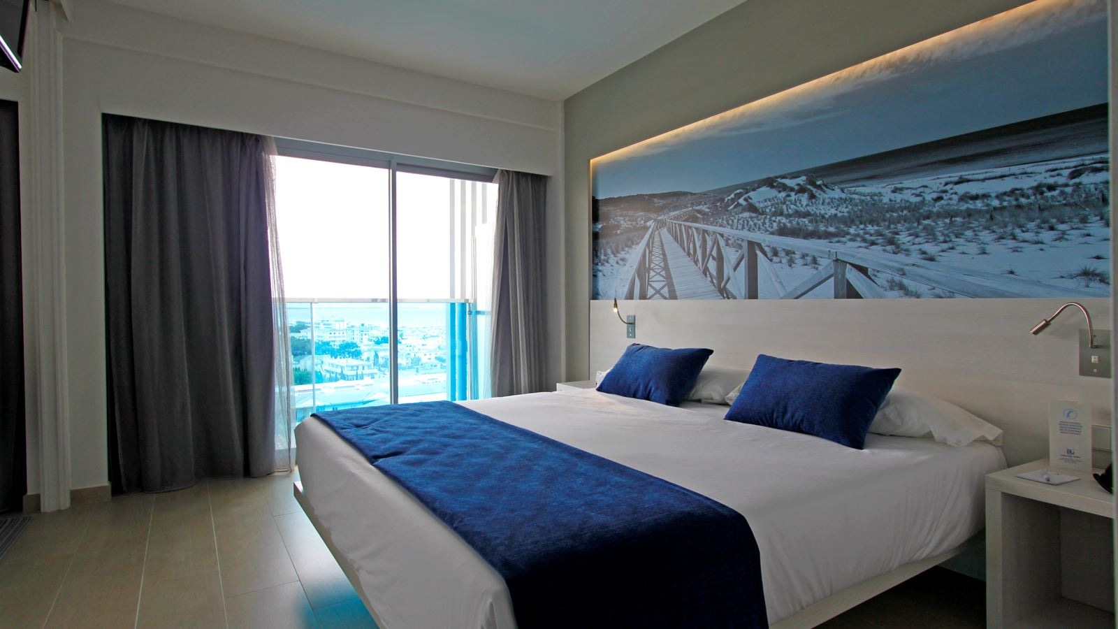 rooms-double-lateral-sea-view