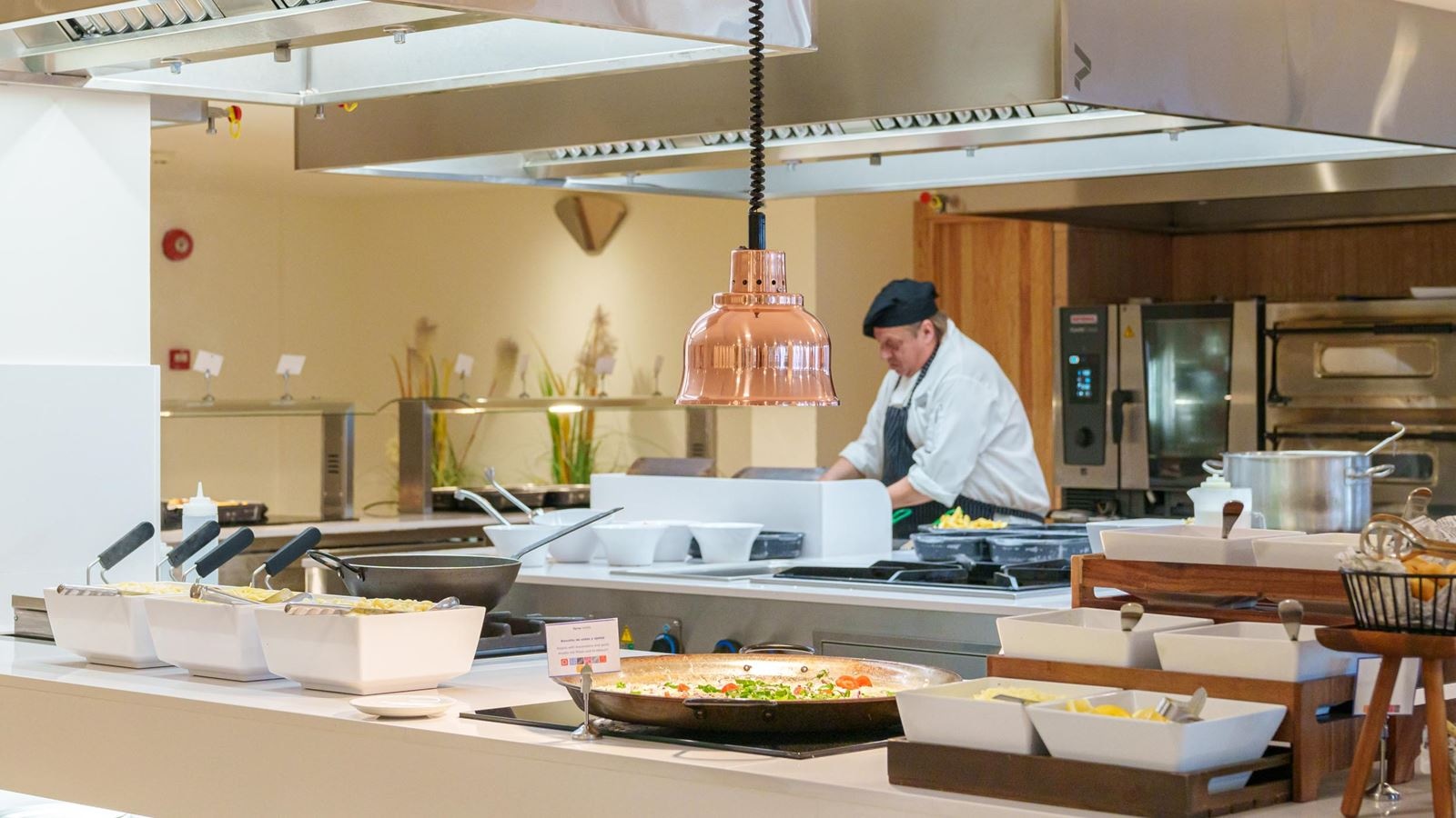 restaurants-dining-room