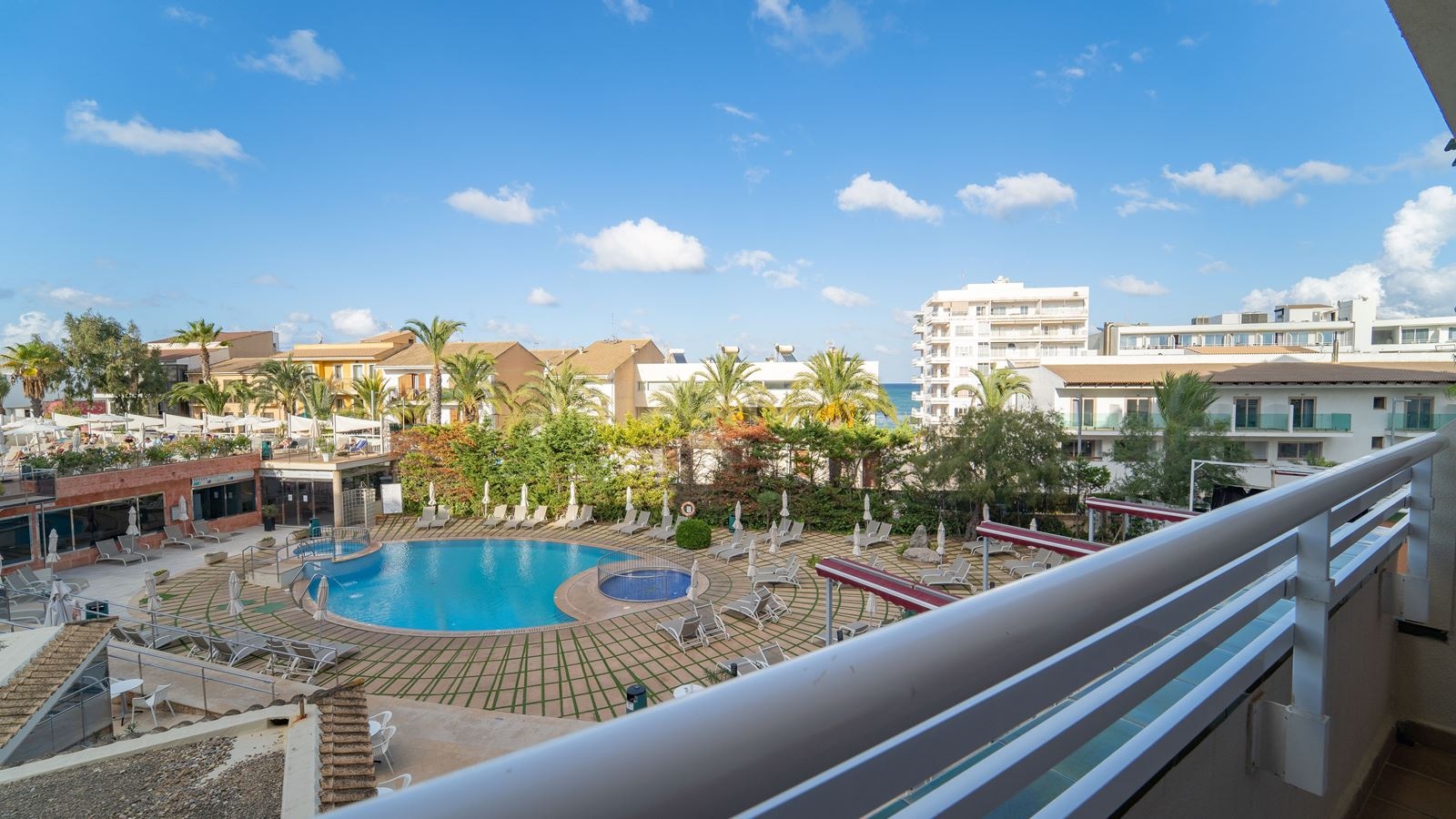 rooms-double-poolview--balcony-or-terrace