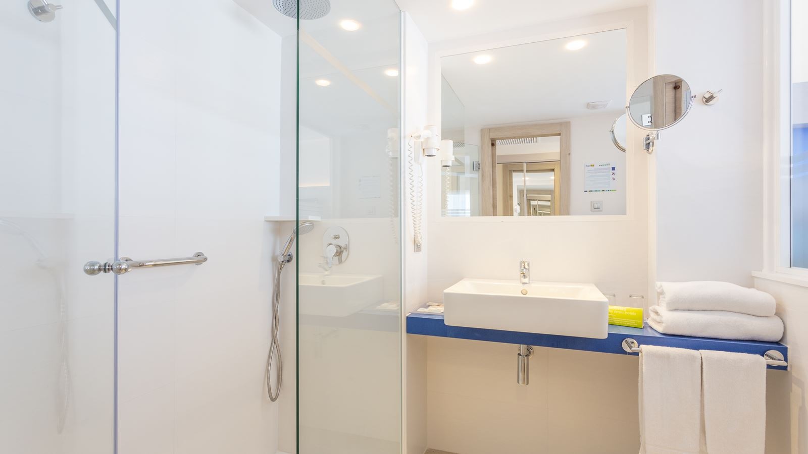 rooms-double--balcony-or-terrace