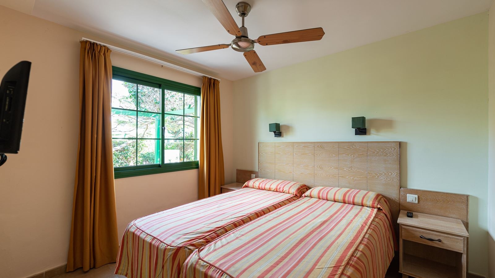 rooms-one-bedroom-bungalow-with-terrace